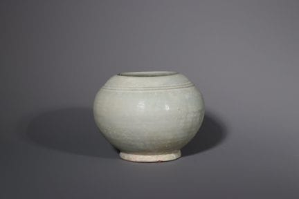 Jarre en céladon de Yaozhou, période des Cinq Dyna