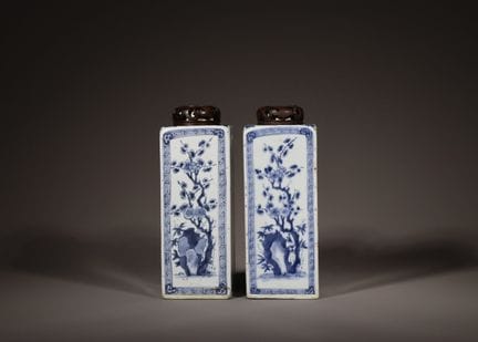 Paire de flacons carrés bleus et blancs, de l'époq