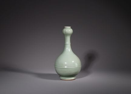 Superbe vase « à l'ail » en céladon de Longquan, d