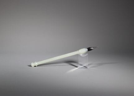 Pinceau de calligraphie en jade blanc, dynastie Qi