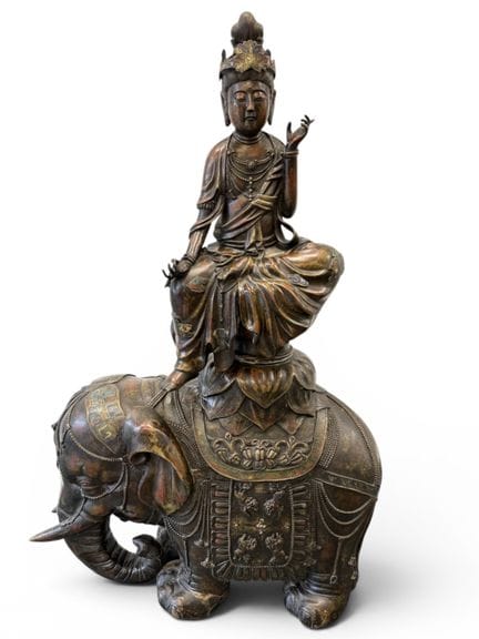 Grand ensemble japonais en bronze représentant Kan