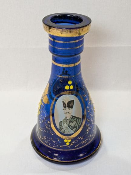 Vaso per narghilè in vetro dipinto. Altezza: 22 cm
