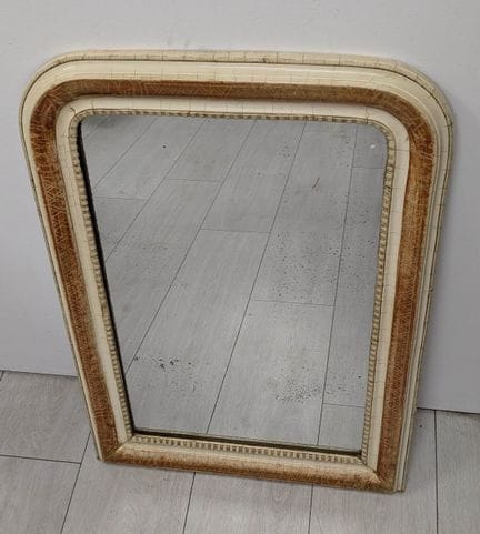 Spiegel aus Holz und lackiertem Stuck, 72 x 49 cm 