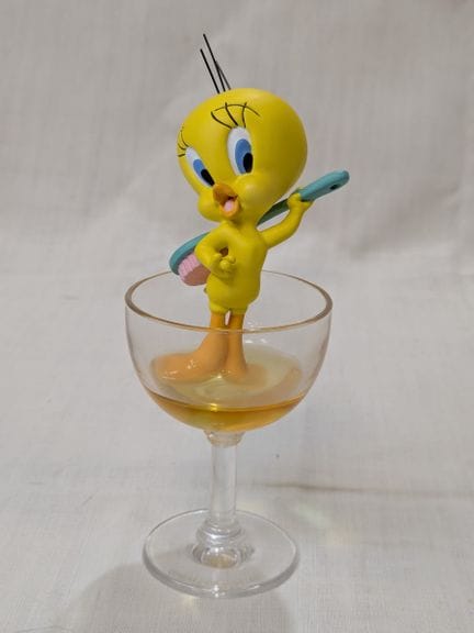DEMONS  MERVEILLES, Kollektion „Un verre“, Figur a