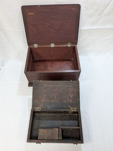 Set di due scatole di legno. 16x33x23 cm e 7x26x15