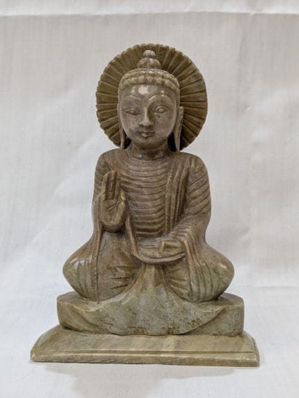 ASIA Statuetta in pietra dura raffigurante il Budd