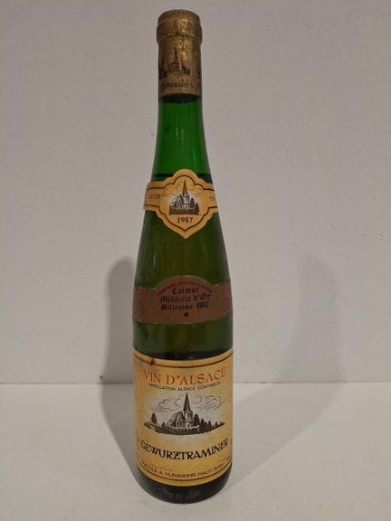 1 botella de Gewurztraminer de 1987 — Medalla de O