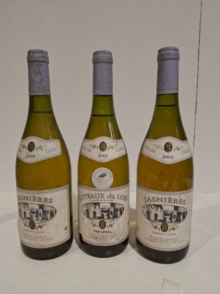 Lote de 3 botellas:  2 Blancos del Loira 2003 - Ja