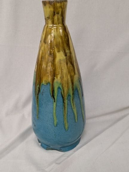 Vaso in gres fiammato. Altezza: 34 cm. Marchio sul