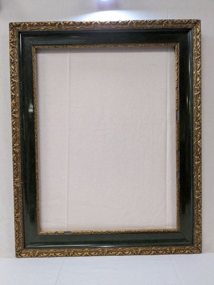 Lacquered wood frame with gilded stucco. 70 x 56 c