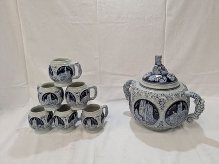 ORIGNAL KING 石质餐具套装，包含一个壶和6只杯子。高度：9-29 厘米（有缺口）