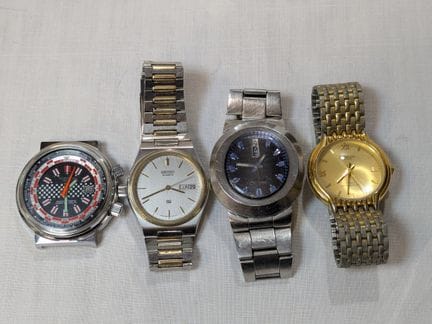 Lot de 4 montres-bracelets dont SEIKO Diamatic. (u