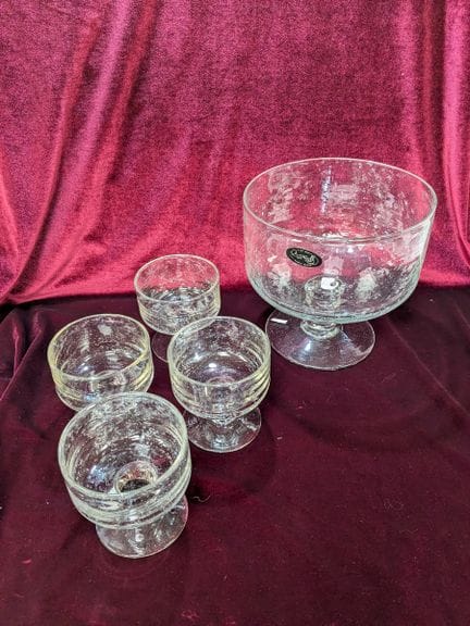 LA ROCHERE, crystal punch set with a bubbled finis