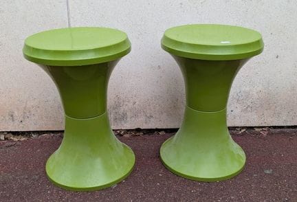 Coppia di sgabelli "diabolos" in resina verde
Alte