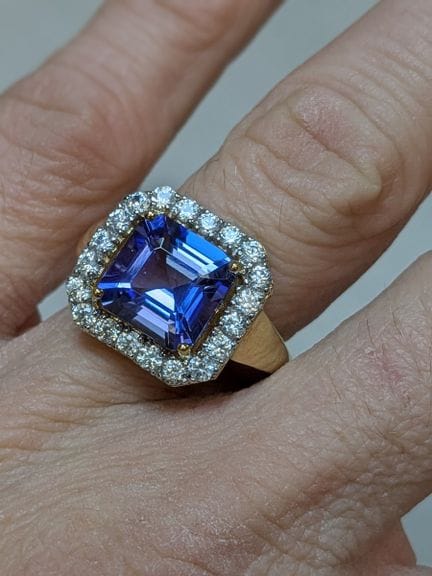 Bague en vermeil, sertie de d'une tanzanite (3,6 c