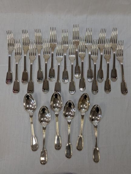 CHRISTOFLE, modello Filets. 18 forchette e 6 cucch