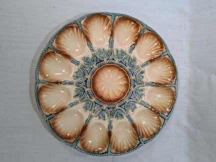 SARREGUEMINES. Piatto da ostriche in maiolica smal