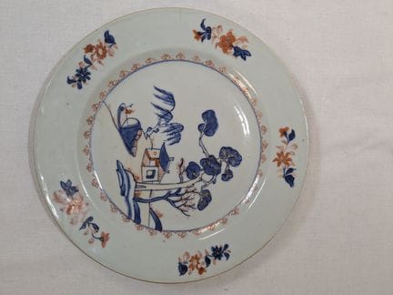 CINA. Piatto in porcellana con decorazione IMARI r