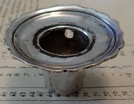Bobèche en argent XIX°, style Rocaille, D : 6 cm. 