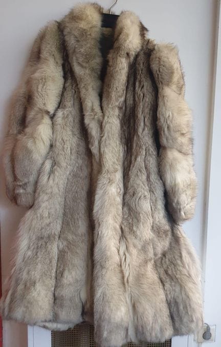 Manteau de femme long en chinchilla.