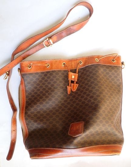 Céline : Sac seau à bandoulière muni d'une poche l