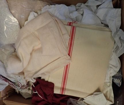 Important lot de linge ancien comprenant: toile de