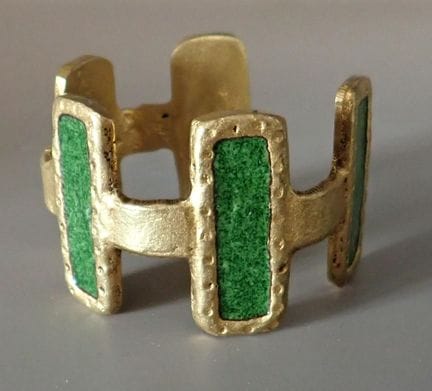 Elegante bracciale decorativo in metallo dorato sm