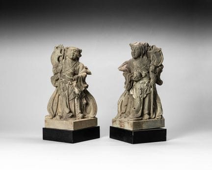 Zwei Figuren aus grauem Sandstein, Longnü und Shan