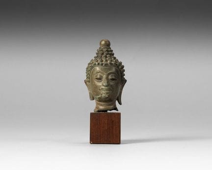 Buddha-Kopf aus Bronze mit grüner Patina, Augen, K