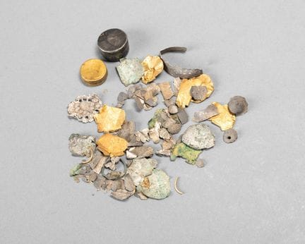 A set of relics comprising rock crystal and glass 