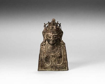 Ritualmaske im Miniaturformat (Mohra) aus Messing,
