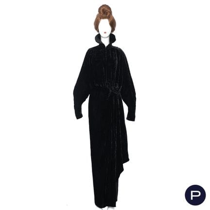 蒂埃里·穆格勒（THIERRY MUGLER）——约1983年——连衣裙
可能是原型款
天鹅绒、金属
