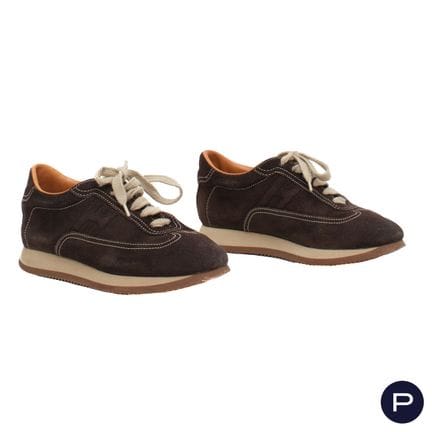 HERMÈS - PAIRE DE BASKETS
DAIM
CHOCOLAT
MOTIF SIGL