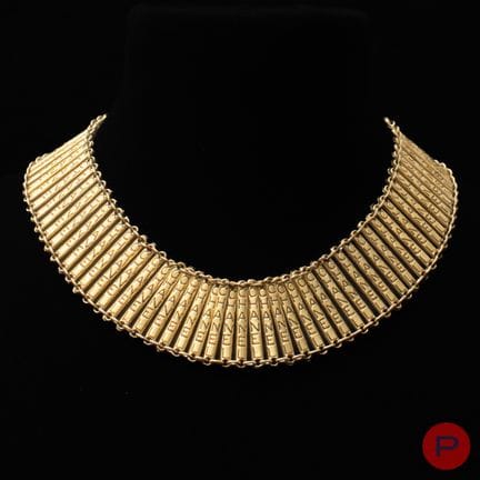 CHANEL - ANNI '90 - COLLANA
METALLO DORATO
MOTIVO 
