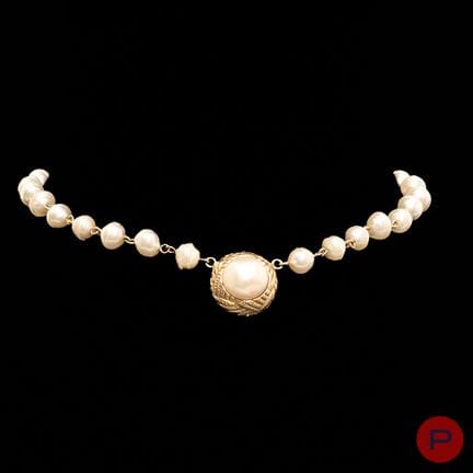 CHANEL - 1984 - COLLANA
METALLO DORATO, PERLA/E SI