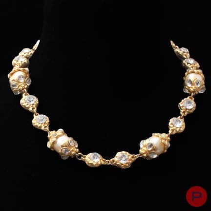 NELLO STILE DI CHANEL - COLLANA
METALLO DORATO, PE