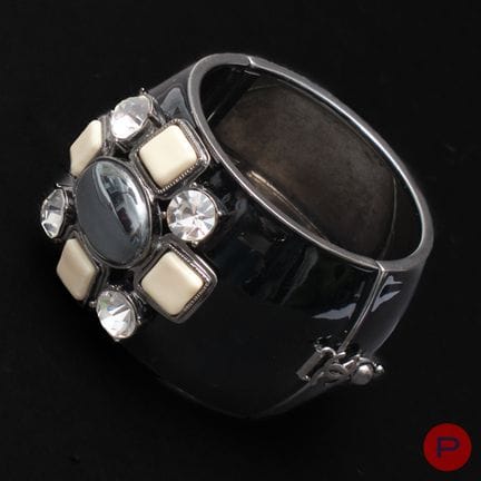 CHANEL - BRACCIALE
METALLO ARGENTATO, SMALTO, STRA