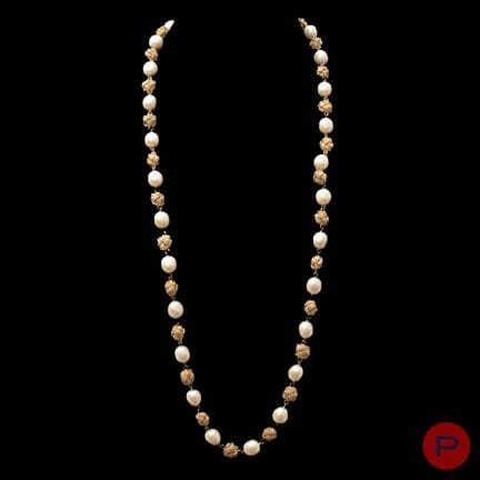 NELLO STILE DI CHANEL - COLLANA LUNGA
METALLO DORA