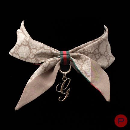 GUCCI - ANNI 2000/2010 - SCIARPE
SETA
MOTIVO CON L