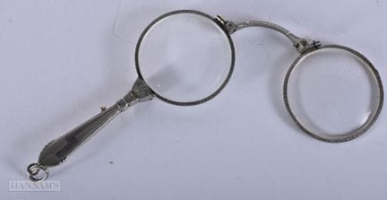 EIN PAAR ART-DECO-LORGNETTEN AUS SILBER. 10 cm x 1