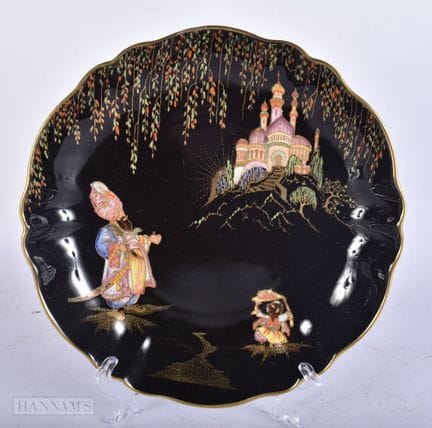 AN UNUSUAL ART DECO CARLTONWARE 'SULTAN AND SLAVE'