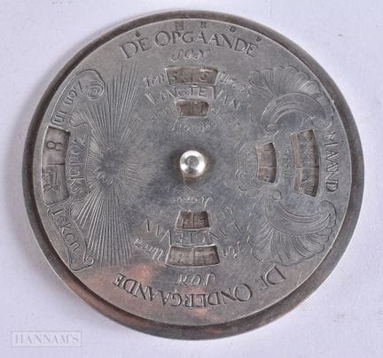 Un reloj de bolsillo de plata holandés con calenda