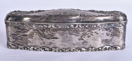 EINE ANTIKE SILBERNE RINGDOSE. Gesamtgewicht: 136 