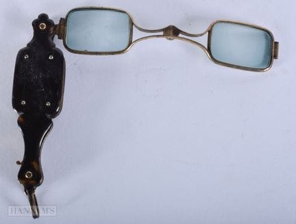 EIN PAAR LORGNETTEN AUS SCHILDPATT AUS DER REGENCY