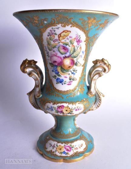 Vase à deux anses de Coalport, décoré de fruits et