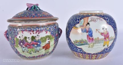 UN POT EN PORCELAINE AVEC COUVERCLE, datant de la 