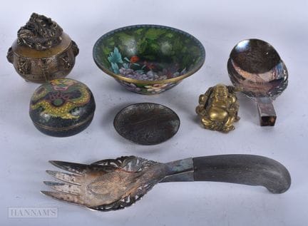ASSORTED ORIENTAL EASTERN COLLECTABLES. (qty)