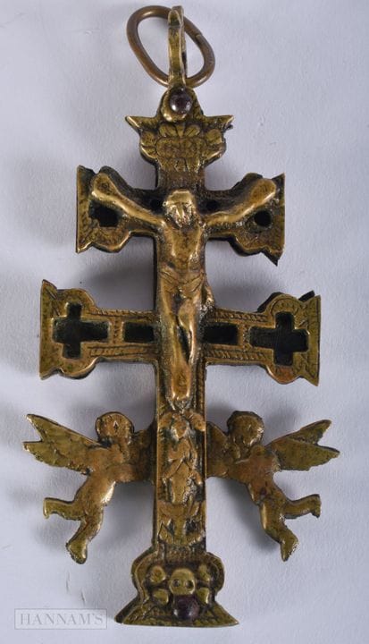 Ein spanischer Karavaca-Bronzekreuz-Anhänger aus d