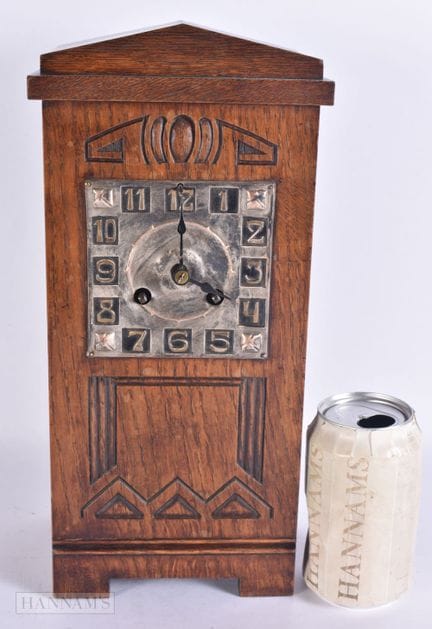 RELOJ DE CHIMENEA DE ARTE Y ARTESANÍA, DE MADERA D