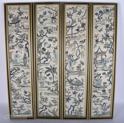 EIN SET VON VIER CHINESISCHEN, MIT SEIDE BESTICKTE